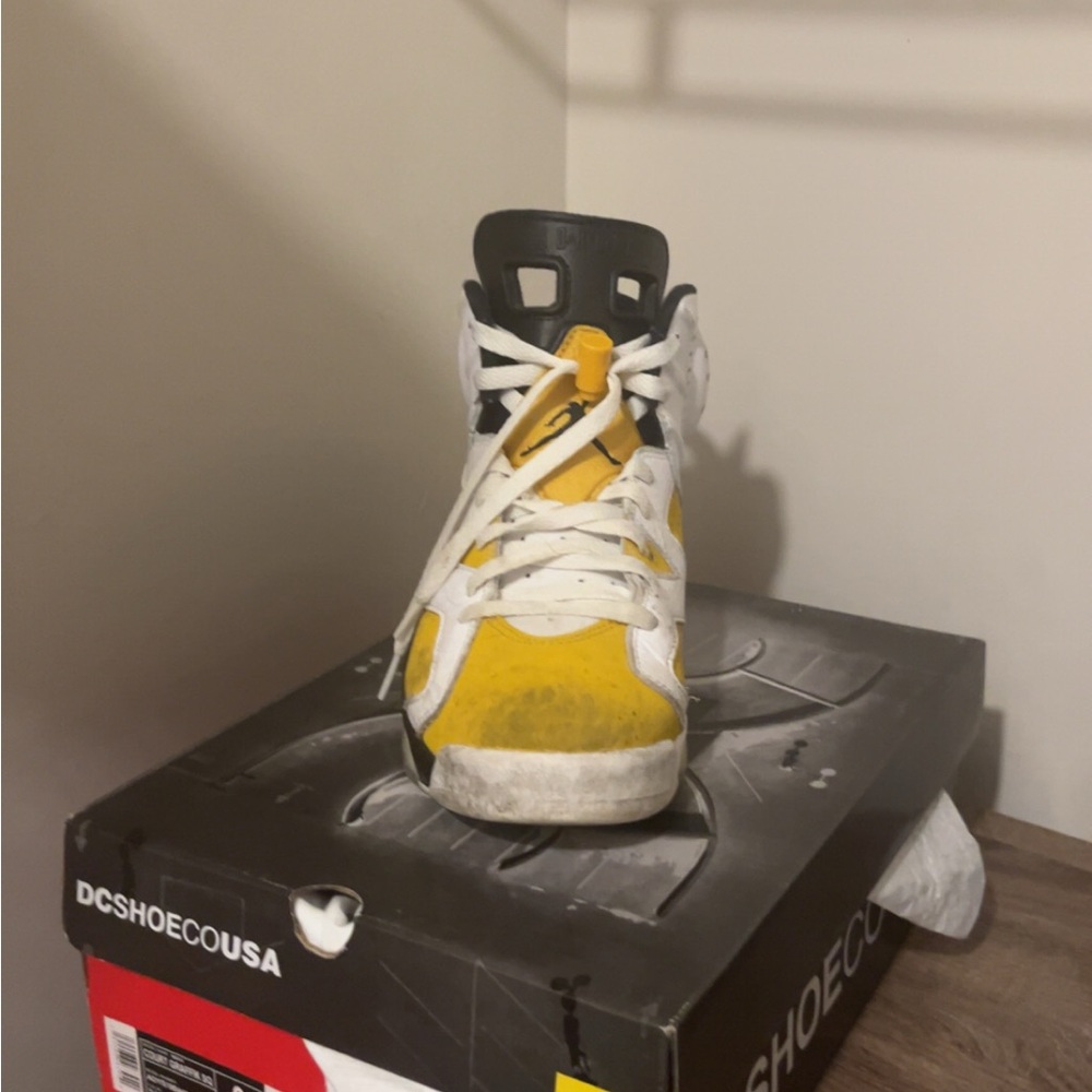 Jordan 6 yellow orches size 9 no box.